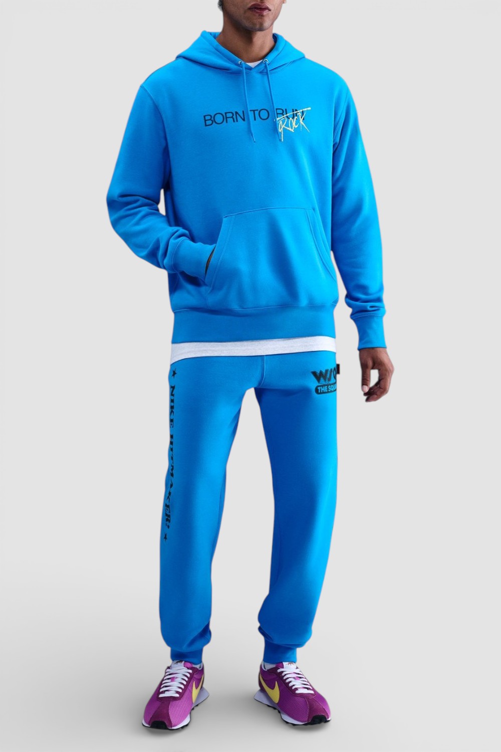 תמונת כל הלוק של קפוצ&rsquo;ון נייקי X דברים מוזרים